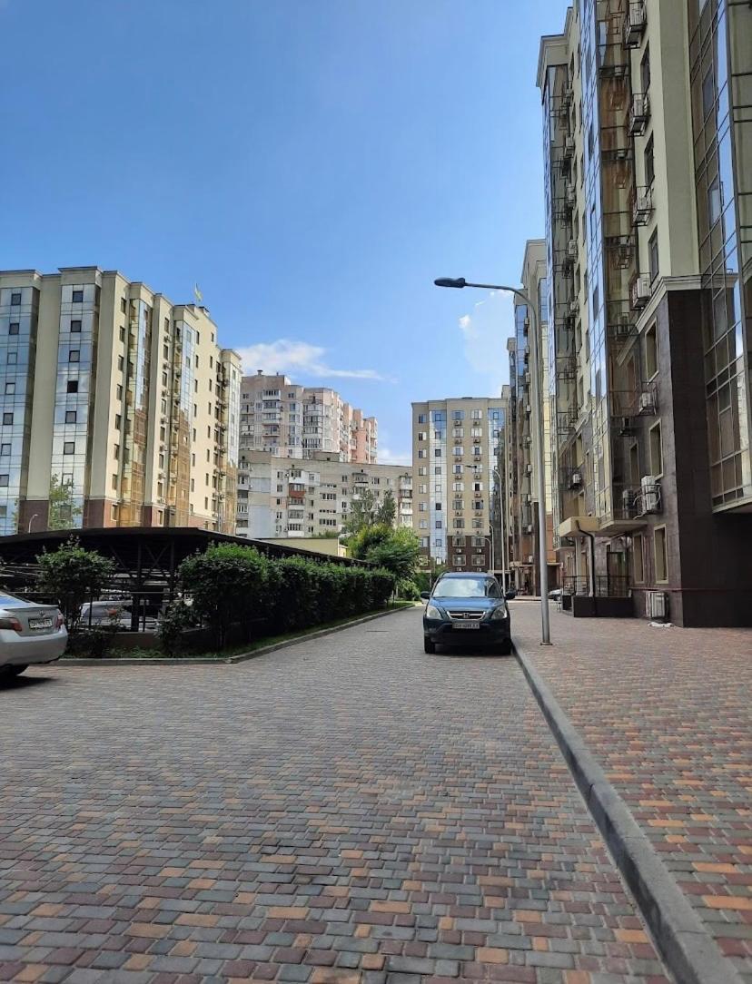 Маршала Малиновського 18 Б 12 Жемчужина Квартира Odessa Buitenkant foto